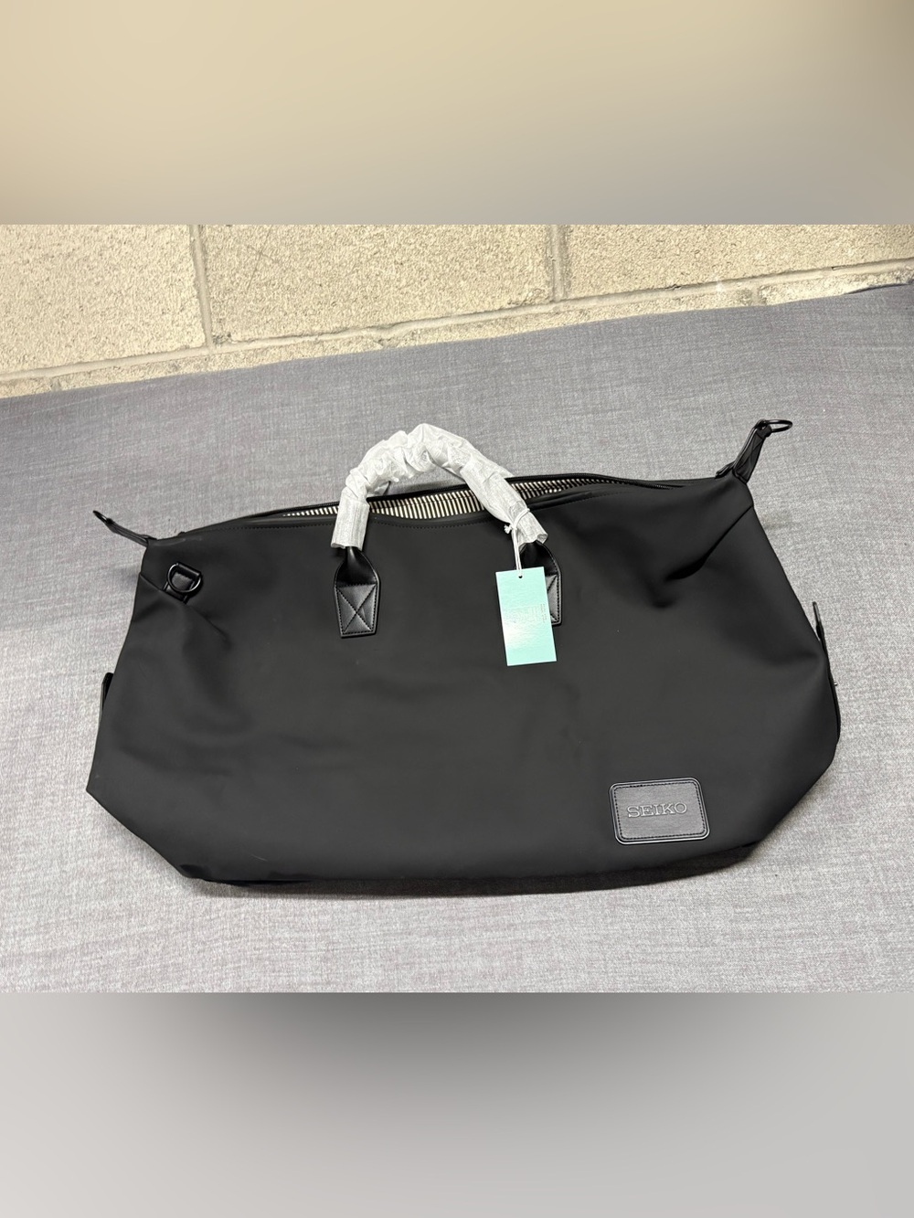 Seiko Black Men's Duffel Bag with adjustable strap